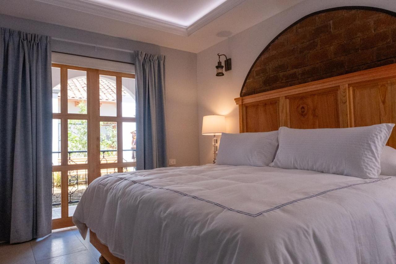 Отель Hacienda Valentino Сан-Кристобаль-де-Ла-Касас Экстерьер фото