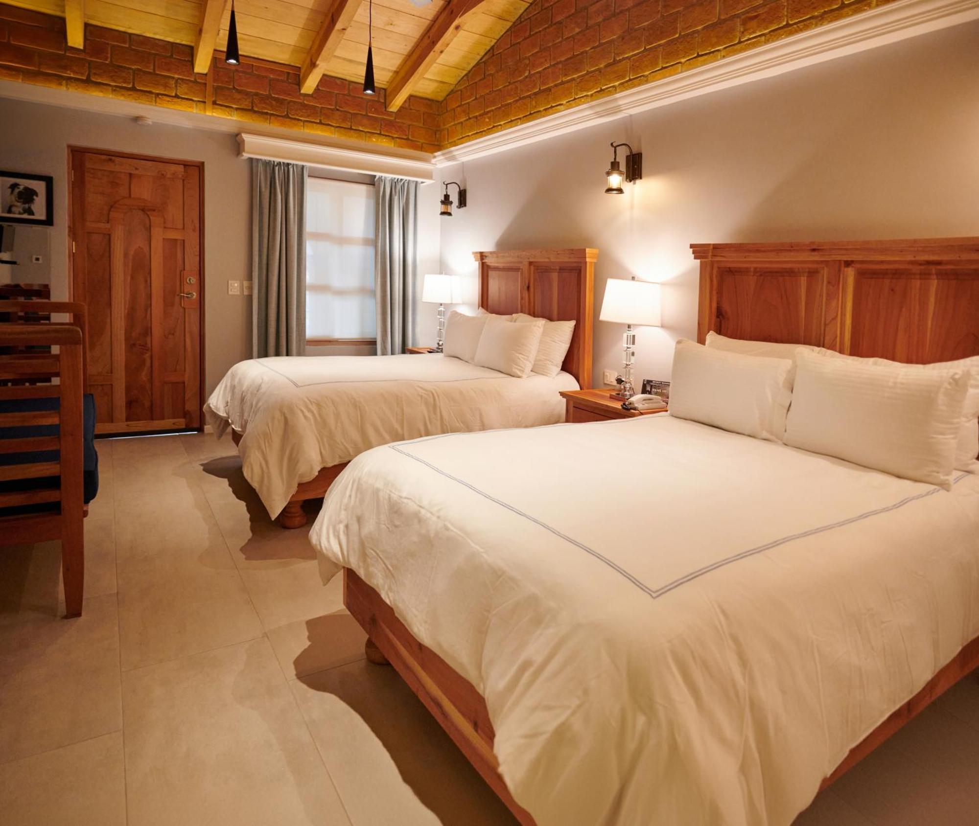 Отель Hacienda Valentino Сан-Кристобаль-де-Ла-Касас Экстерьер фото