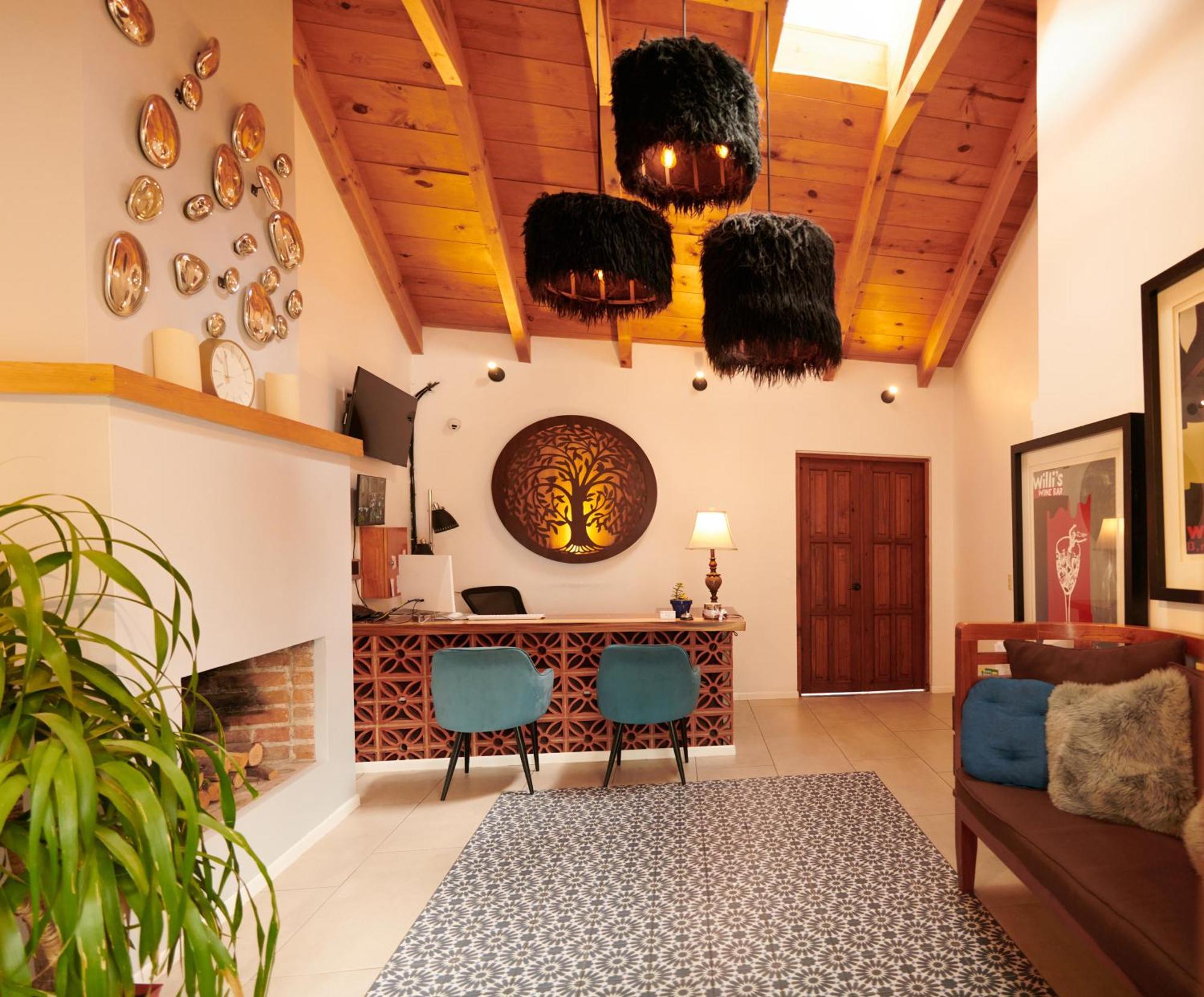 Отель Hacienda Valentino Сан-Кристобаль-де-Ла-Касас Экстерьер фото