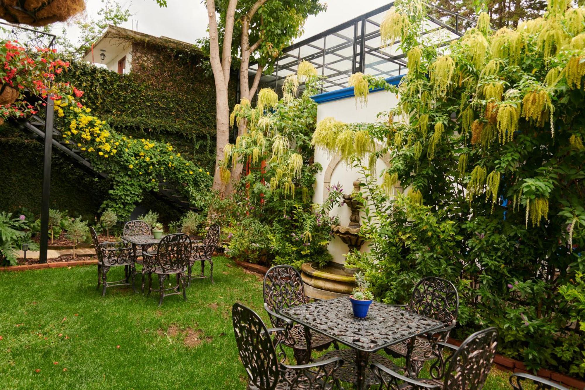Отель Hacienda Valentino Сан-Кристобаль-де-Ла-Касас Экстерьер фото